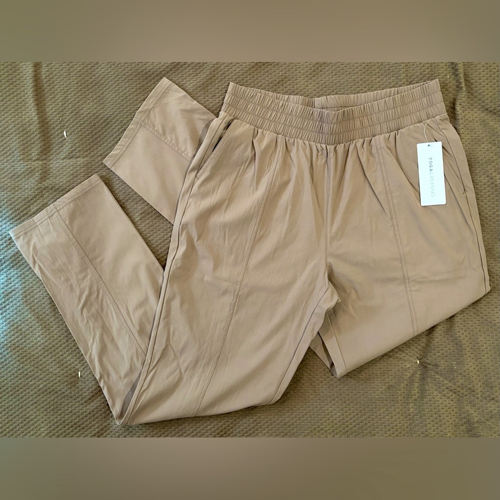 NWT Yogalicious Leafless Tree Trekki Modern Day Pant - L